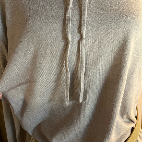 🩶🌸Gray Pullover With Cowl Neck🌸🩶 - Picture 6 of 10